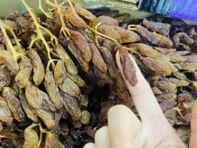 Nho khô Mỹ nguyên cành